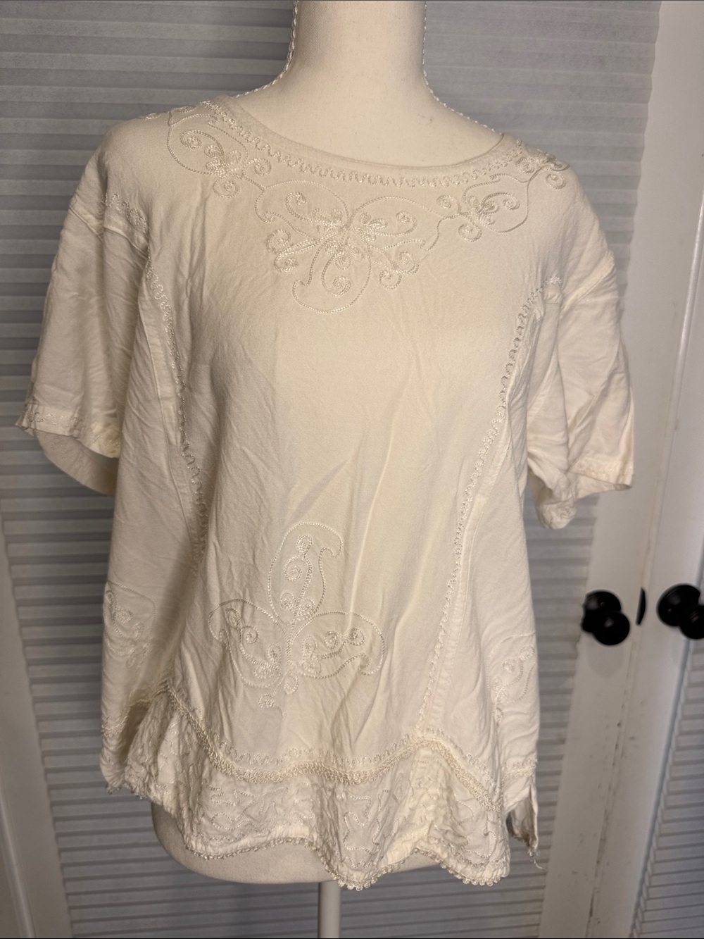 Vintage Devi Women’s Cream Embroidered Short Sleeve Top 1244